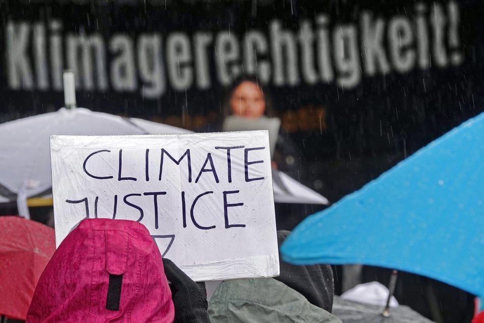 In großen sowie kleinen Städten in Baden-Württemberg demonstrierten Menschen für Klimagerechtigkeit.