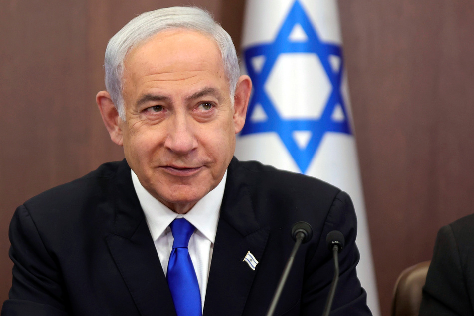 Ihm selbst werden Bestechlichkeit, Betrug und Untreue in möglichen Korruptionsfällen vorgeworfen: Israels Regierungschef Benjamin Netanjahu (73).