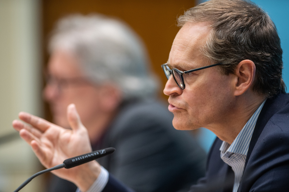 Der Regierende Bürgermeister Michael Müller (SPD) hat die Berlinerinnen und Berliner gewarnt, schon bald ein Ende der Einschränkungen wegen der Corona-Krise zu erwarten.