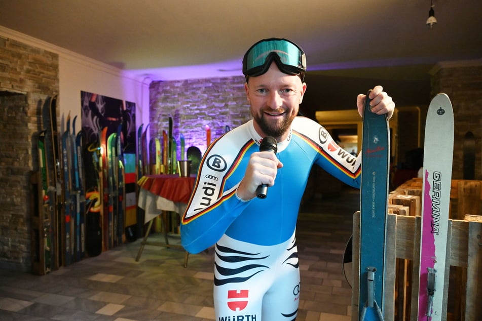 Am 16. und 23. Dezember laden Francesco Karnapp (38, im Foto) und Henrik Bonesky (45) zur Après-Ski-Party ins "Clübchen Chemnitz" ein. Dieses Jahr tragen die Veranstalter Rennanzüge vom Deutschen Skiverband.