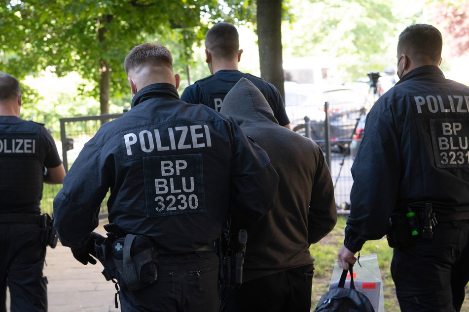 Zwei Bundespolizisten erlitten leichte Verletzungen, hieß es. (Symbolbild)