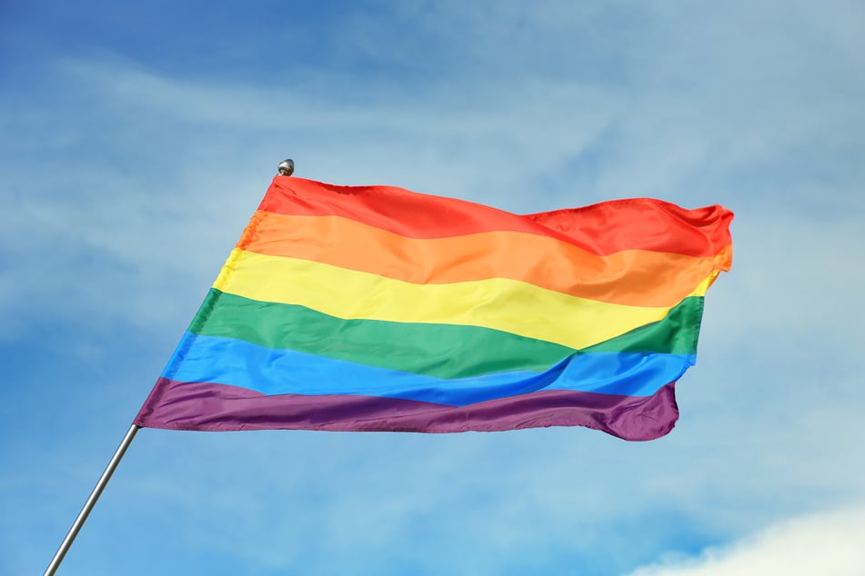 Ein homosexuelles Ehepaar (23, 40) wurde von Hotelmitarbeitern attackiert. (Symbolbild)