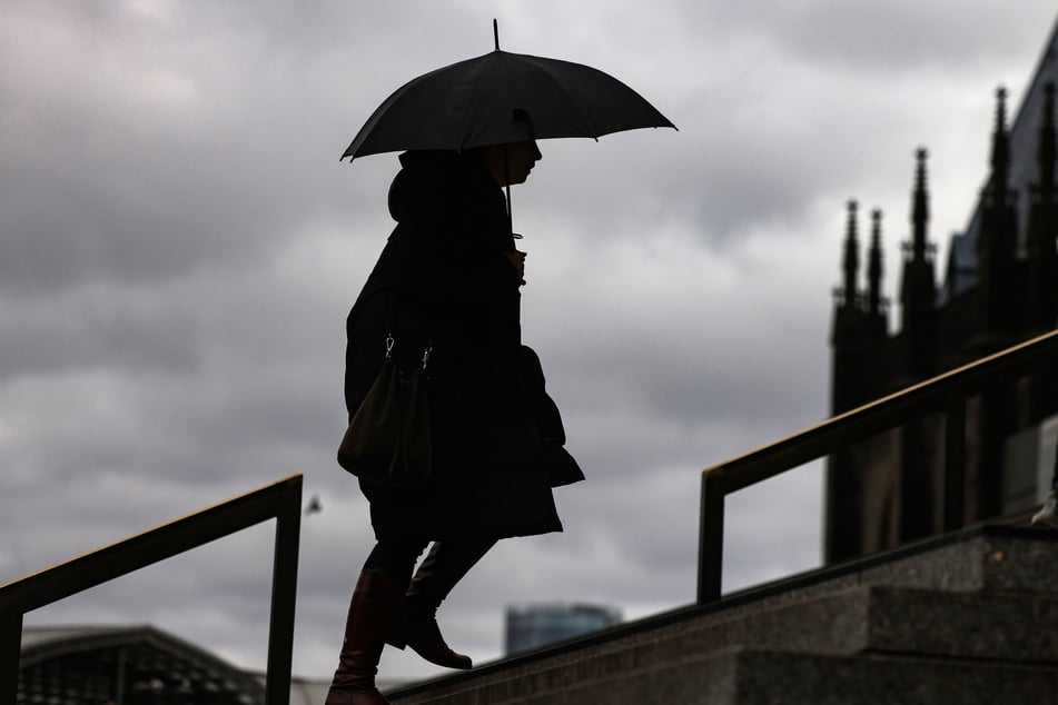 Die Menschen in Sachsen bekommen es am Wochenende leider wieder mit Regen und Schauern zu tun.