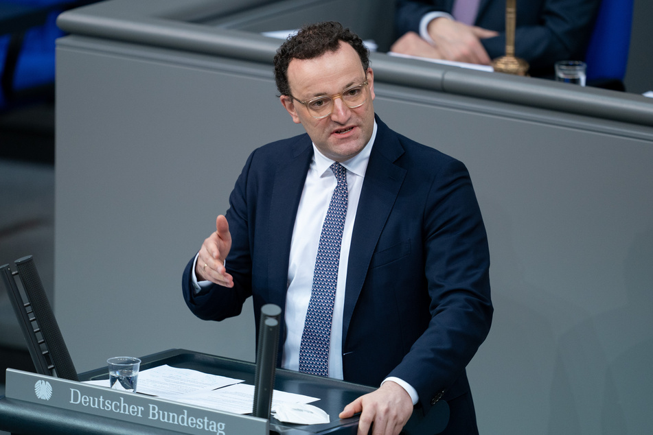 Bundesgesundheitsminister Jens Spahn (40, CDU), spricht am Donnerstag bei der 215. Sitzung des Bundestags.