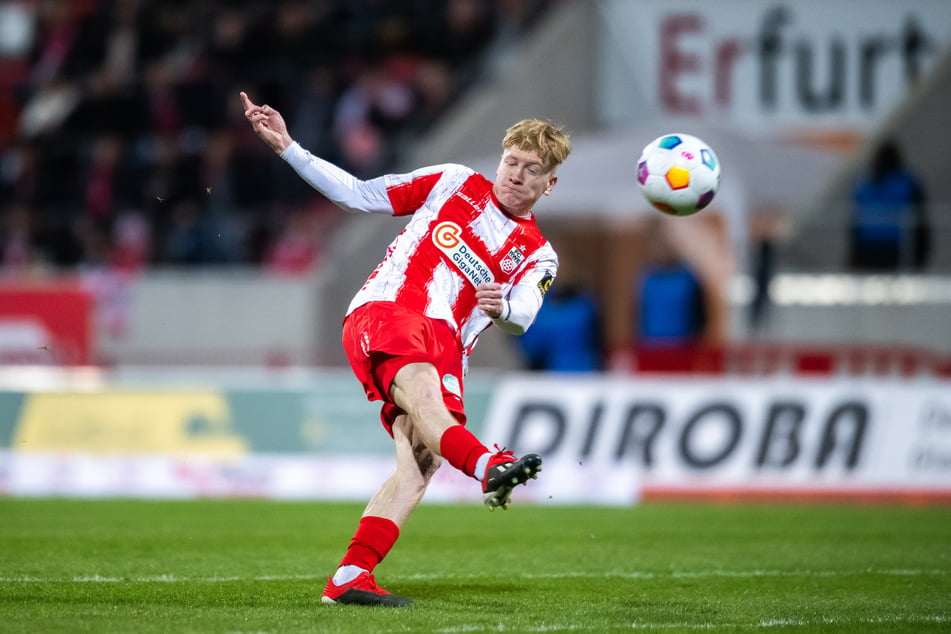 Erik Weinhauer wechselt die Farben und wird ab der kommenden Saison für den FC Carl Zeiss Jena auf Torejagd gehen.