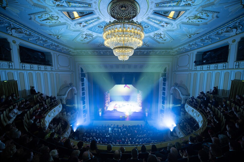 Im vergangenen Jahr war die Hope-Gala im Schauspielhaus ein voller Erfolg. Mit den Spenden aus der Veranstaltung werden Kinderärzte finanziert, die für das Projekt Hope Kapstadt in Südafrika arbeiten.