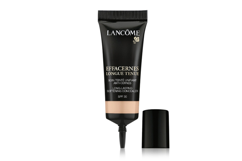 Der Effacernes Longue Tenue von LANCÔME hat einen Sonnenschutzfaktor.