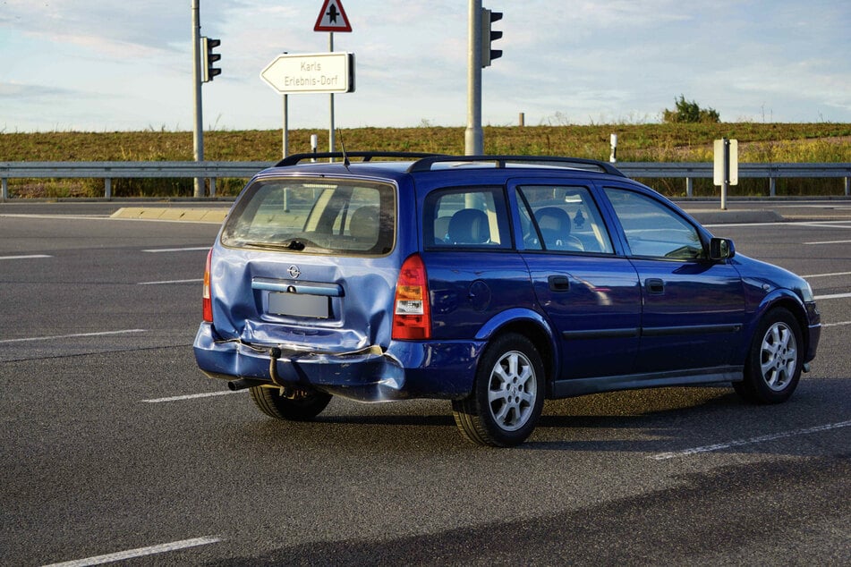 Der Opel erlitt wahrscheinlich einen Totalschaden.