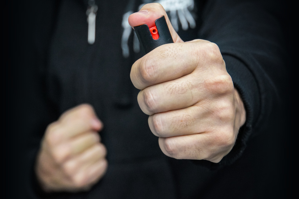 Ein 18-Jähriger attackierte auf dem Chemnitzer Sonnenberg einen Polizisten mit einem Pfefferspray (Symbolbild).