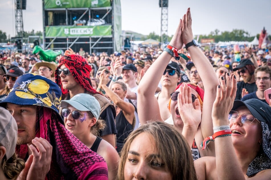 Über 30 Grad, aber nicht nur das Wetter war heiß: Das Highfield-Publikum hatte auch am Sonntag noch nicht genug.