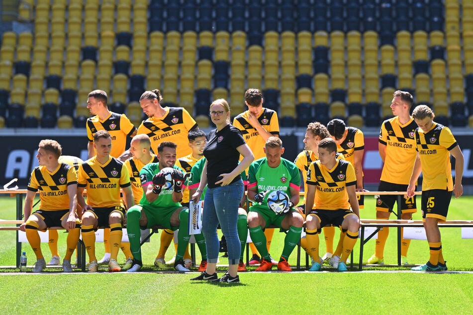 Bei der Aufstellung zum Gruppenfoto muss alles seine Richtigkeit haben.