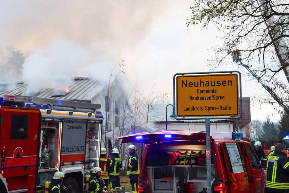 Die Feuerwehr ist in Neuhausen im Großeinsatz.