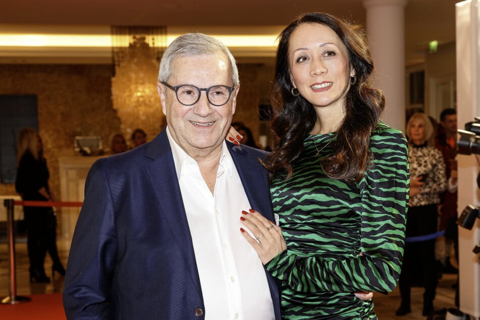 Jan Hofer (76) und seine Frau Phong Lan (48) leben seit mehreren Jahren auf Mallorca.