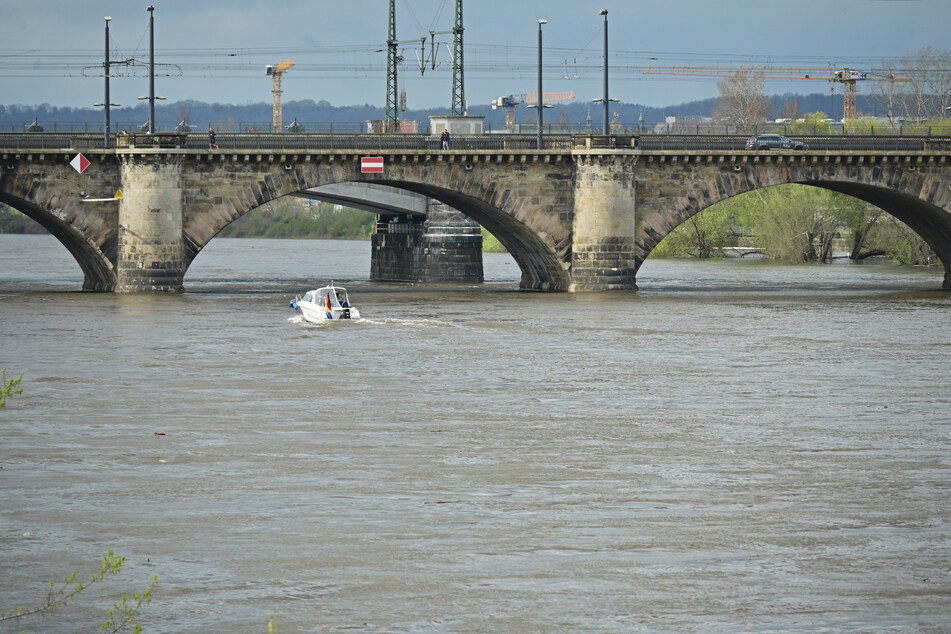 Am Mittwochnachmittag stand der Pegel unter der Augustusbrücke bei 4,01 Metern.