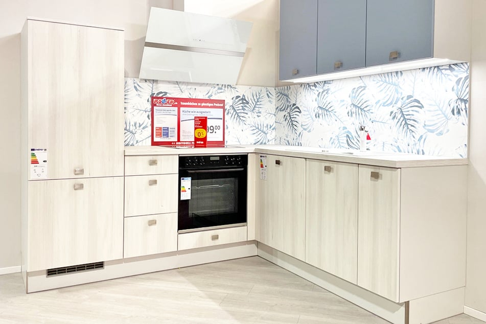 ROLLER gibt hunderte Möbel wegen Schließung günstig ab