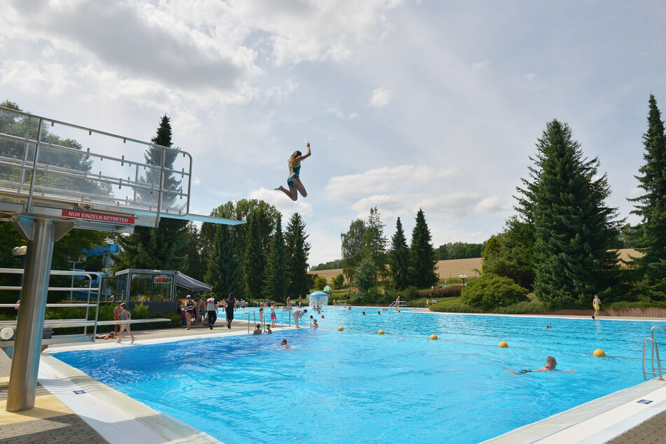 In den Freibädern Wittgensdorf und Gablenz wird das Schwimm- und Planschvergnügen bis zum 6. September verlängert.