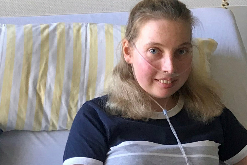 Nora (23) hat für ihren nach einer Leukämie-Behandlung geschwächten Körper Blutplasma von genesenen Covid-19-Patienten erhalten. Aber die Vorräte werden knapp.
