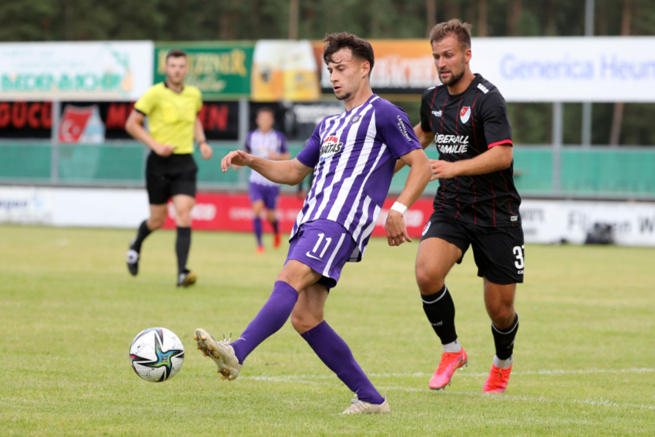 Hier spielte Nico Gorzel (23, rechts) 2021 bei einem Testspiel noch für Türkgücü München gegen Aue.