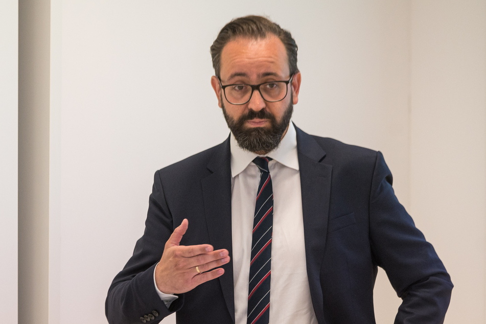 Bildungs- und Wissenschaftsminister Sebastian Gemkow (42, CDU) sorgt sich um Sachsens Studentenleben.