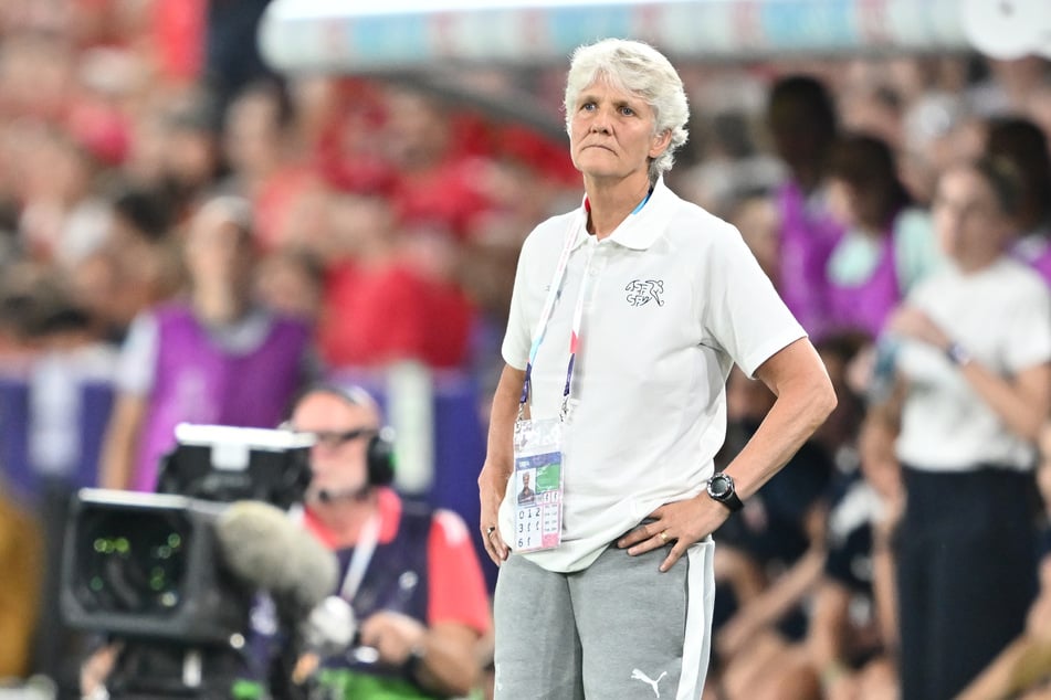 Die Schweizer Nationaltrainerin Pia Sundhage (65) war nicht nur über die Niederlage ihrer Mannschaft gegen Norwegen angefressen.