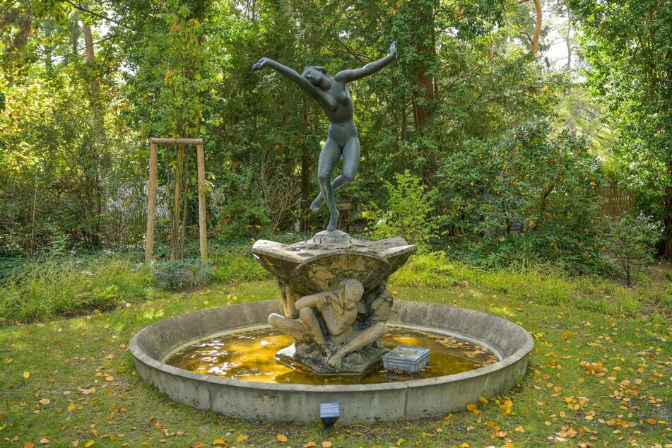 Der Bildhauer Georg Kolbe (1877–1947) entwarf den Brunnen für die Villa von Heinrich Stahl.