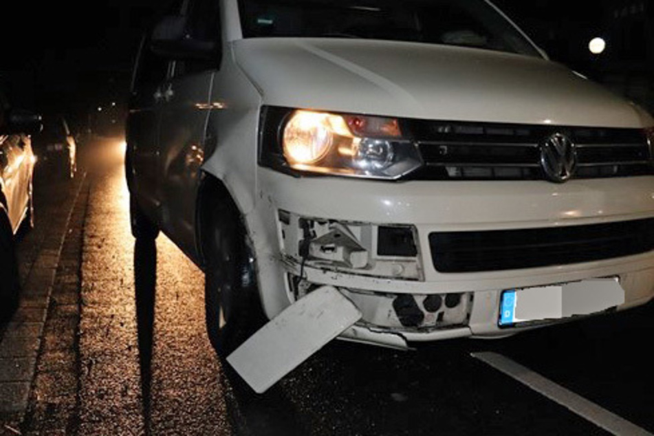 Der VW-Fahrer (60) erlitt bei dem Crash leichte Verletzungen.