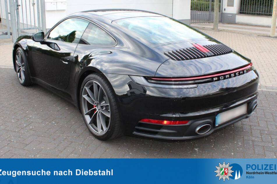 Der schwarze Porsche 911 Carrera S wurde am Dienstag in Köln-Müngersdorf gestohlen.