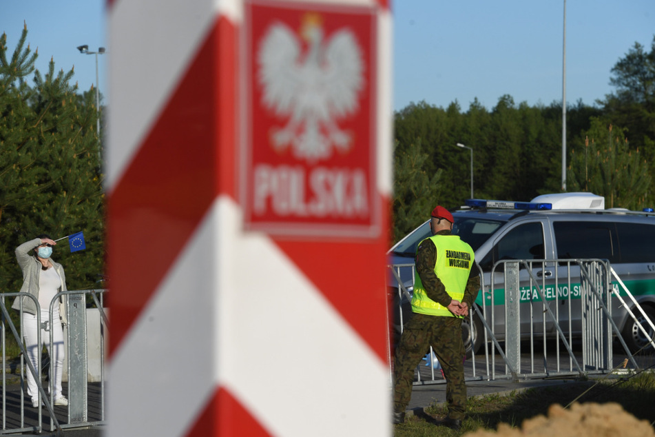 In Polen gilt am Samstag wieder Maskenpflicht in der Öffentlichkeit.