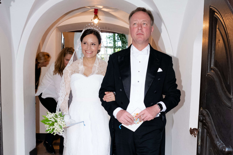 Gustav Prinz zu Sayn-Wittgenstein-Berleburg und seine Ehefrau Prinzessin Carina gaben sich im Juni 2022 das Jawort.