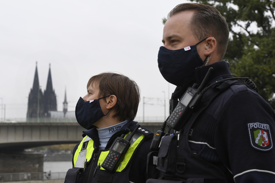 Die Polizei NRW erhält neue Stoffmasken.