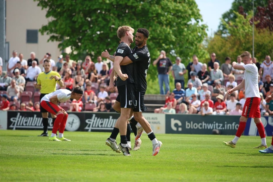Schon früh im Spiel konnte die BSG Chemie Leipzig zum ersten Mal jubeln.