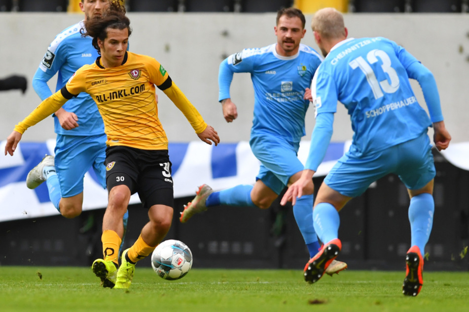 Im Juli 2019 bezahlte die SGD für Matthäus Taferner (3.v.r.) 550.000 Euro Ablöse an den FC Wacker Innsbruck.