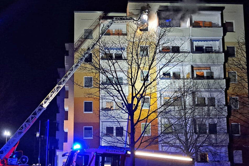 Drama in Erfurt: Ein Toter bei Brand in Mehrfamilienhaus