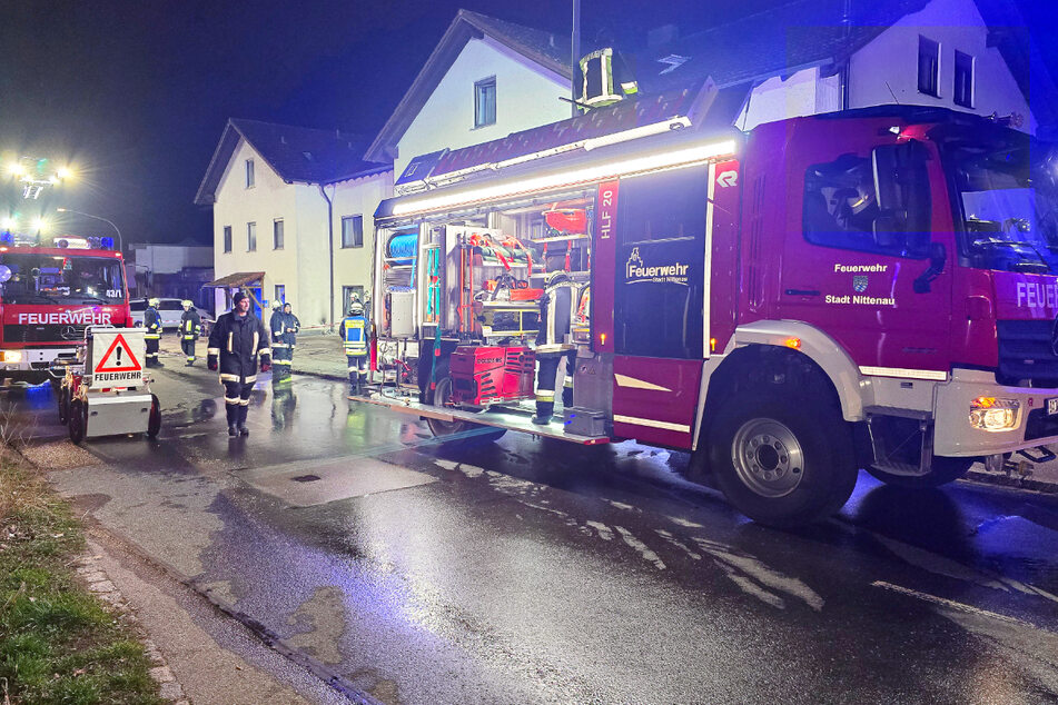 Feuerwehr und Rettungsdienst waren mit einem Großaufgebot vor Ort im Einsatz.