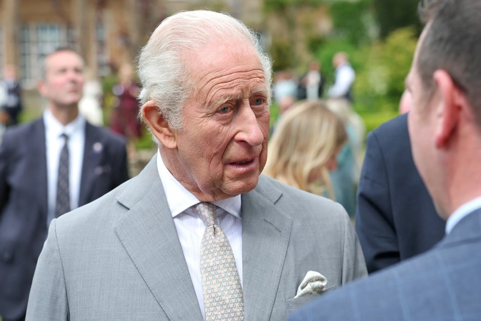 Während der Todeserklärung befand sich der britische Royal quicklebendig auf Besuch in Nordirland.