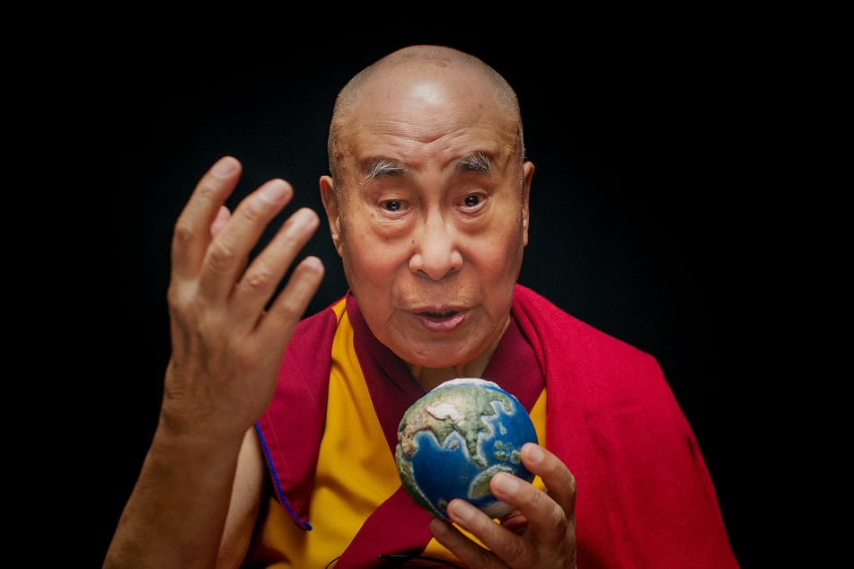 Der 14. Dalai Lama (89) setzt sich für eine gewaltfreie und liebevollere Welt ein.