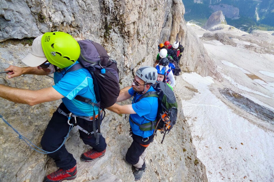 Die Bergsteigergruppe war in den Ötztaler Alpen unterwegs, als ein 63-Jähriger aus Baden-Württemberg plötzlich das Gleichgewicht verlor. (Symbolfoto)