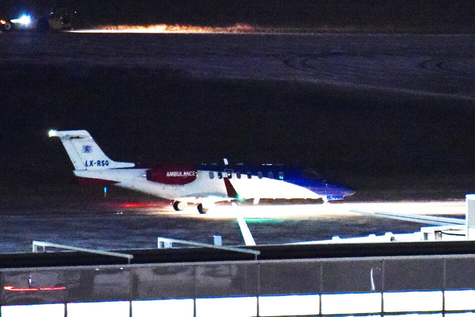 Der Flieger landete mit etwas Verspätung.