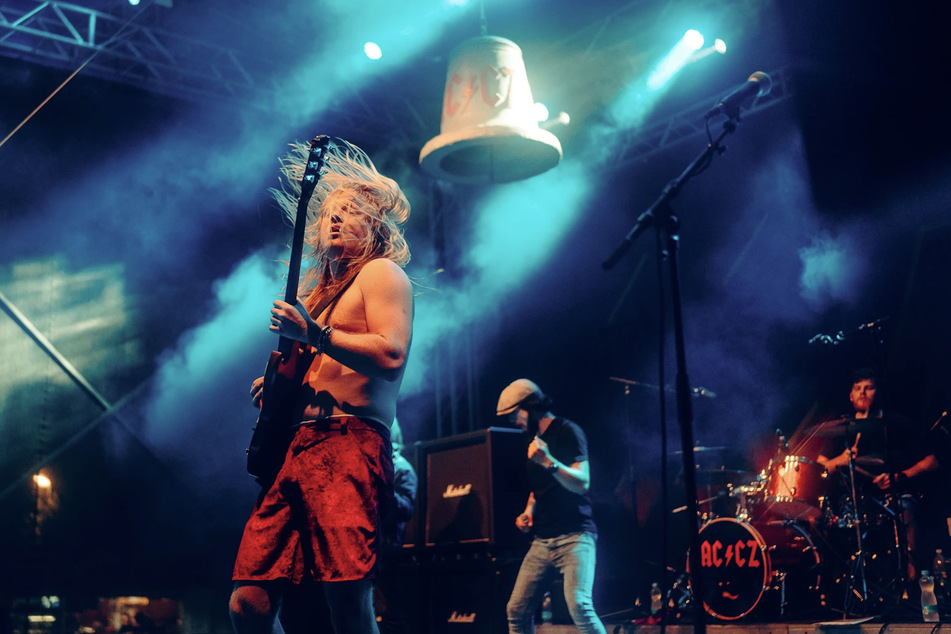Die "AC/DC"-Coverband "AC/CZ Revival" tritt am 16. September im Chemnitzer Brauclub auf. Damit feiert die Kult-Location ihre Wiedereröffnung.