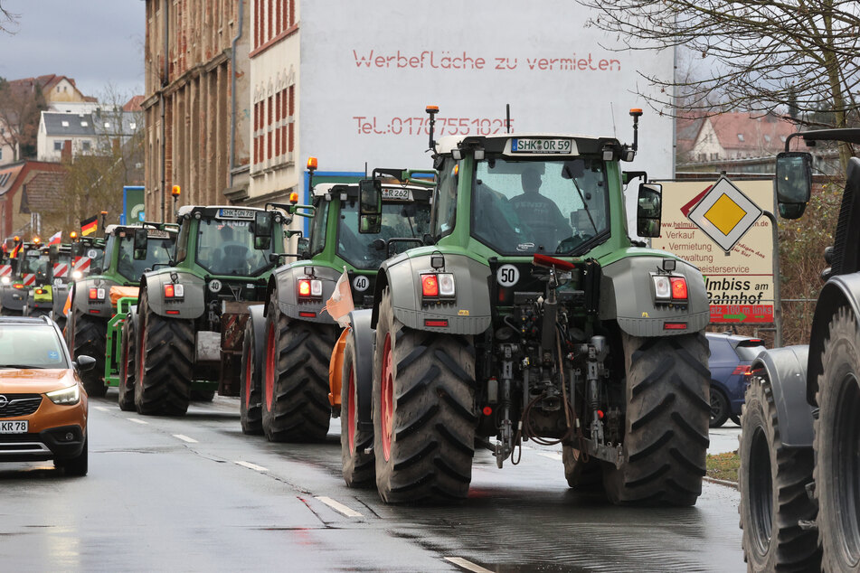 Auch die A14 soll von Traktoren befahren werden. Rund 200 Traktoren werden in Halle und Magdeburg erwartet. (Symbolbild)
