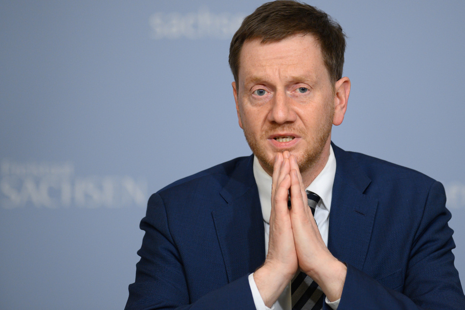 Sachsens Ministerpräsident Michael Kretschmer (45) findet, dass nicht der Eindruck entstehen dürfe, dass die Corona-Krise schon vorbei sei.