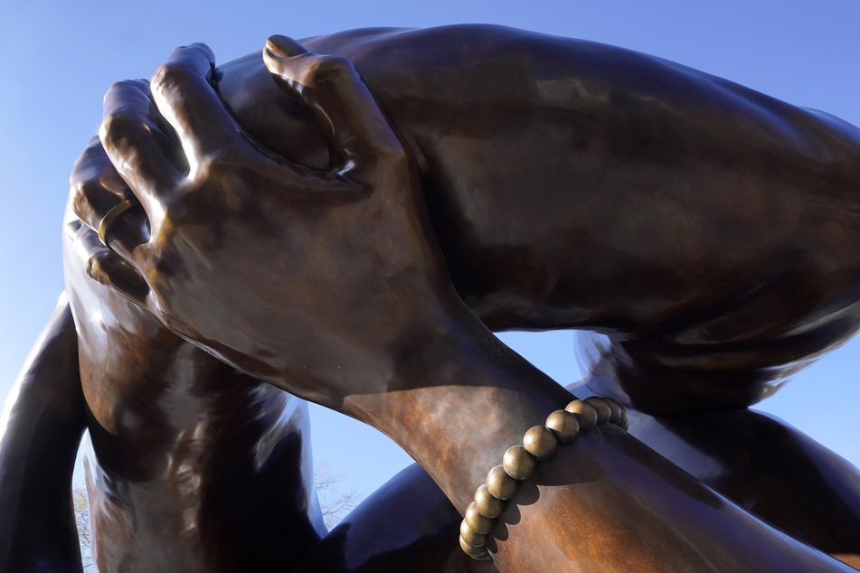 "Penis-Statue" soll Bürgerrechtlern gedenken: "Masturbatorische 'Hommage'"
