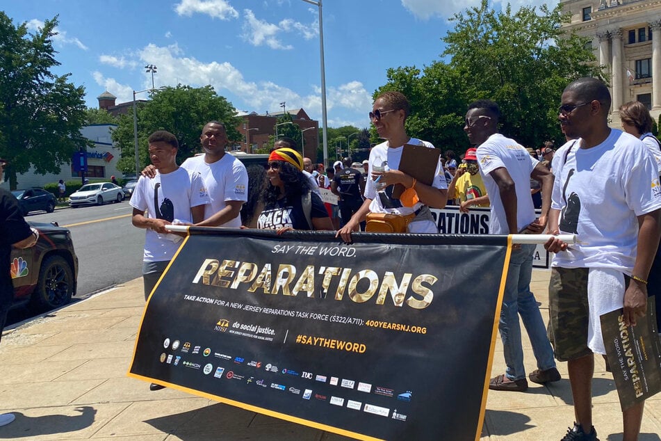 Reparations activists rally in Newark ahead of Juneteenth