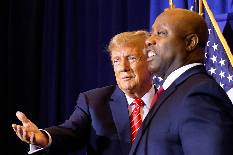 Donald Trump gets awkward affection from Tim Scott: "I just love you"