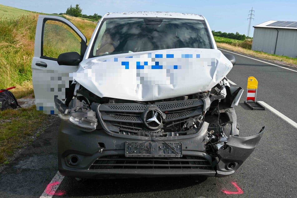 Ein Transporter und ein Subaru krachten zusammen.