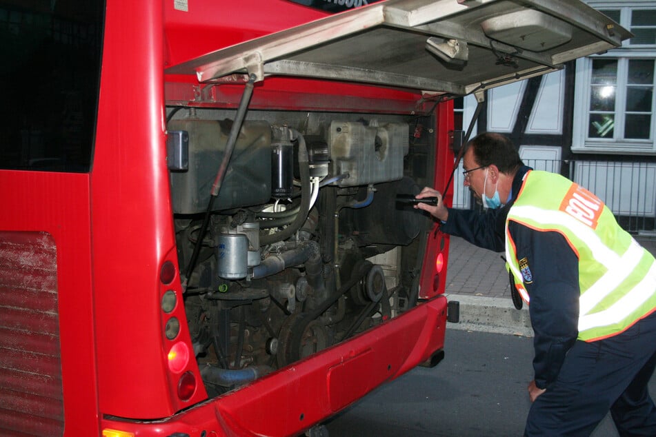 Am Montag führten die Beamten des Regionalen Verkehrsdienstes der Polizei im Schwalm-Eder-Kreis Schulbus-Kontrollen in Homberg und Fritzlar durch.