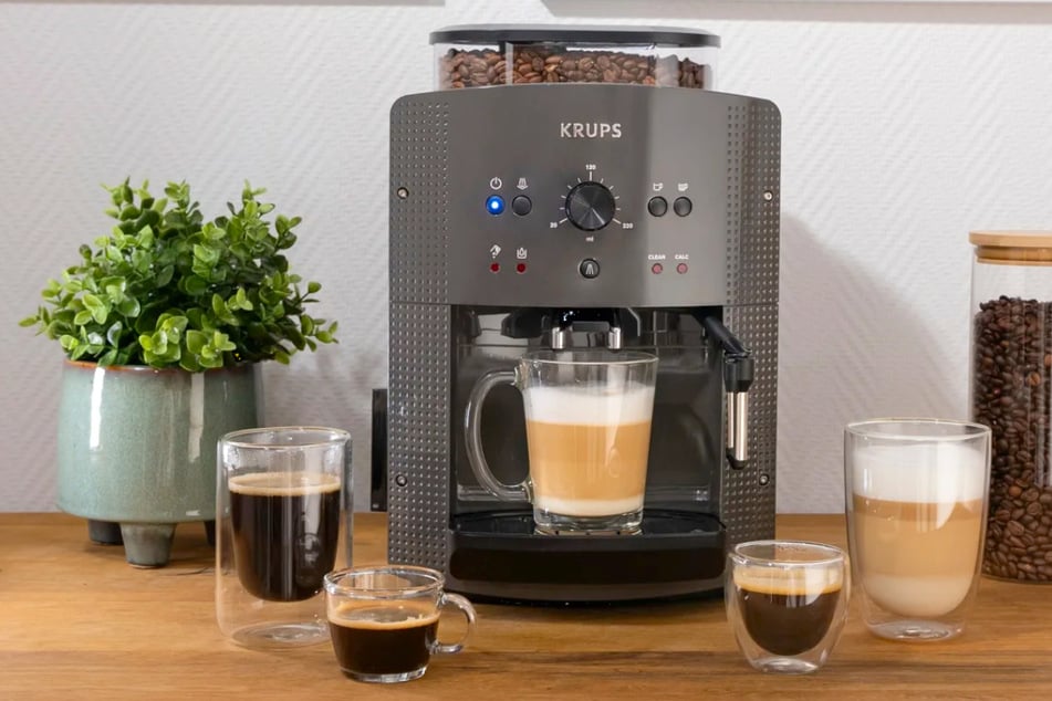 Bei Lidl gibt's ab Montag (24.11.) diesen Kaffeevollautomaten stark reduziert