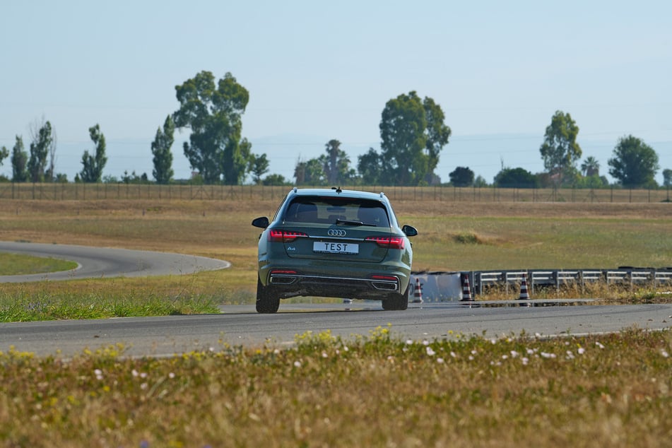 Im ADAC Sommerreifentest wurden alle Kandidaten auf dem Handlingkurs an die Belastungsgrenze gebracht.