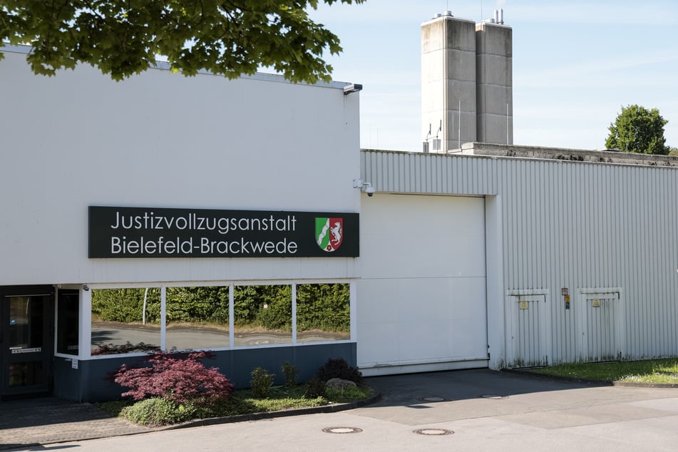 In den frühen Morgenstunden ist der 39-Jährige aus der Justizvollzugsanstalt Bielefeld-Brackwede geflohen.