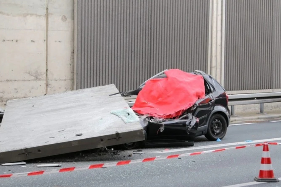 Im November 2020 hatte sich an der A3 bei Köln eine sechs Tonnen schwere Betonplatte gelöst und eine 66-jährige Frau in ihrem Wagen erschlagen.